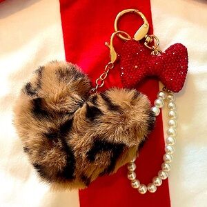The puurfect purse charm (or keychain). ❤️